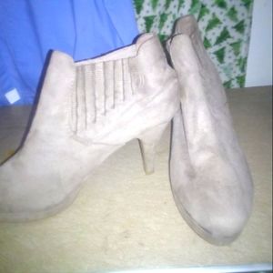 Ankle boots